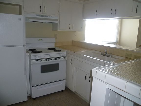 5th image of 5569 Keoncrest Cir APT 4