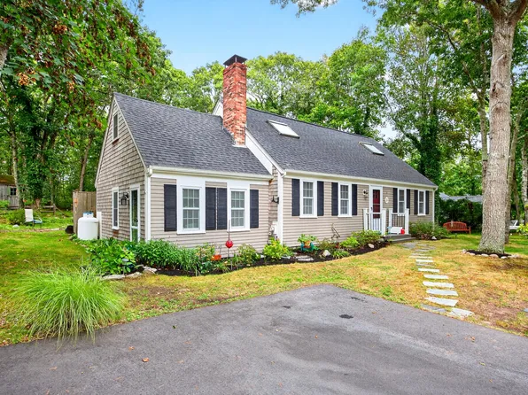 14 Dogwood Lane, Harwich, MA 02645
