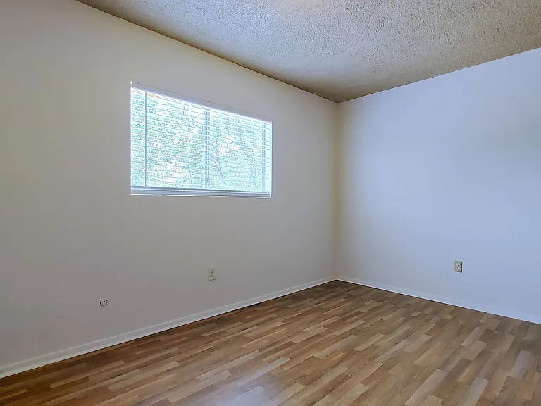 216 General Stilwell St NE — Photo 6