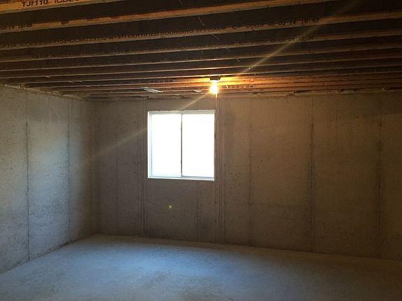 5th image of 617 W 3rd St