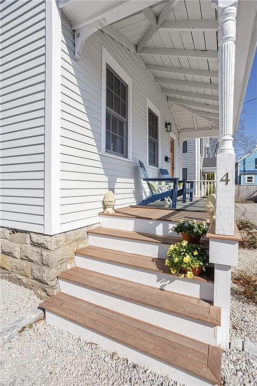 3 bed, 1.0 bath, 1076 sqft, $5,500 — Photo 2