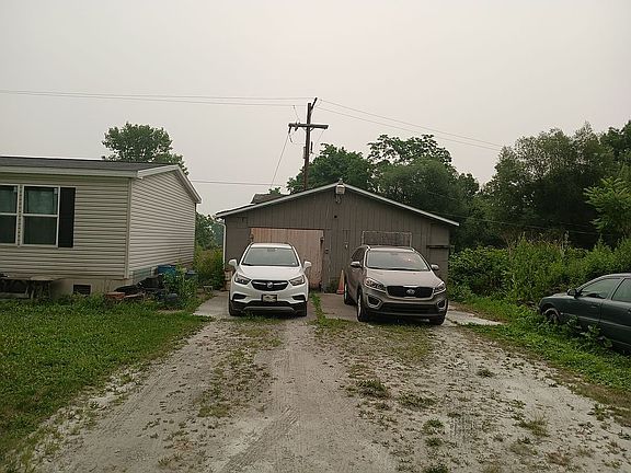 2nd image of 2319 Murphy Rd