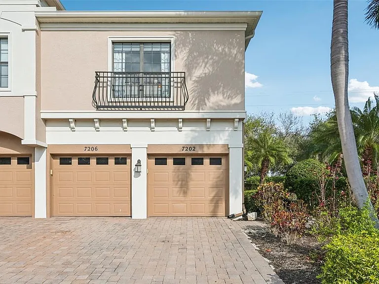 7202 Hamilton Rd #7202 — Photo 1