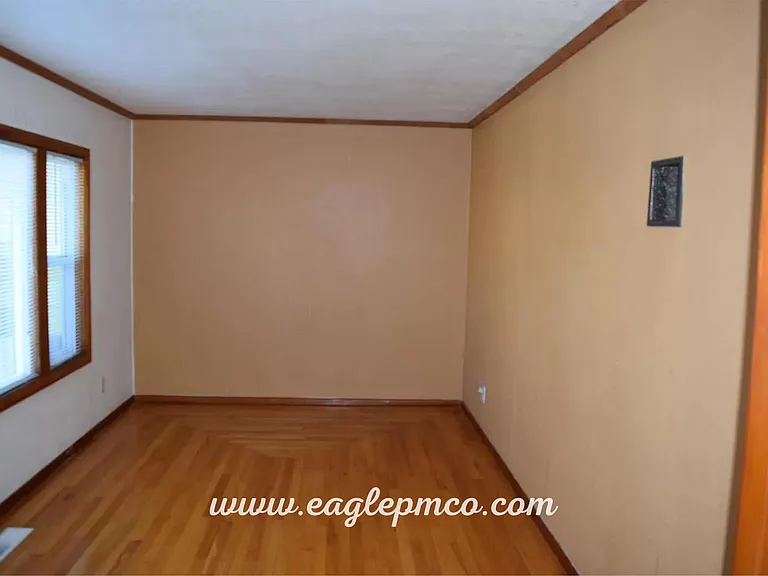 5710 SE Woodstock Blvd — Photo 3