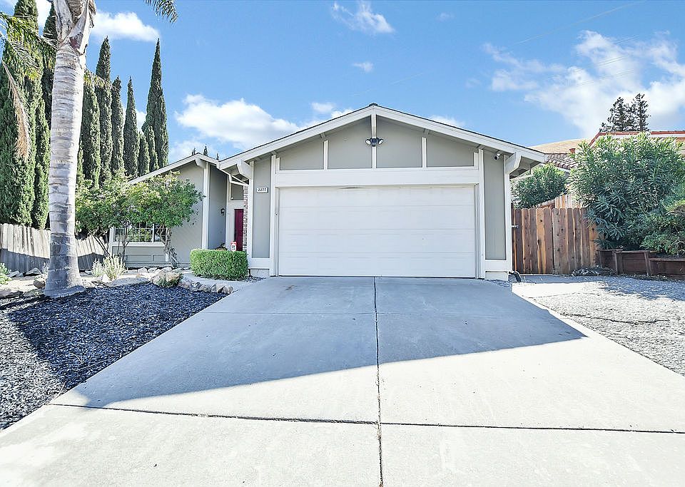 1st image of 2277 Jacqueline Dr