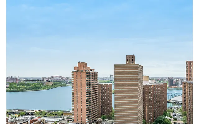 Sold by Douglas Elliman | media 22