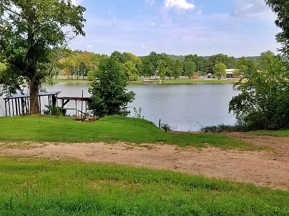 2nd image of 642 Richardson Dr