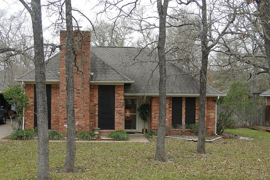 1st image of 5517 Somerford Ln