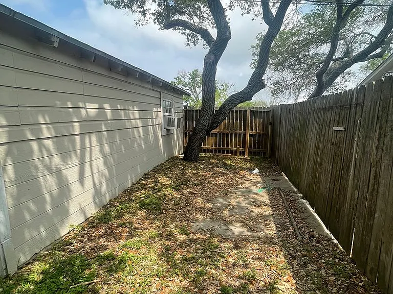 902 W Lakeside Dr — Photo 11