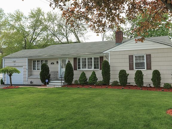 2nd image of 209 Elwood Ave