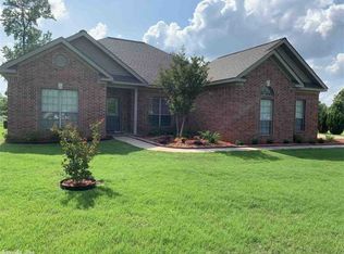 1071 Ridgewood Dr, Little Rock, AR 72206