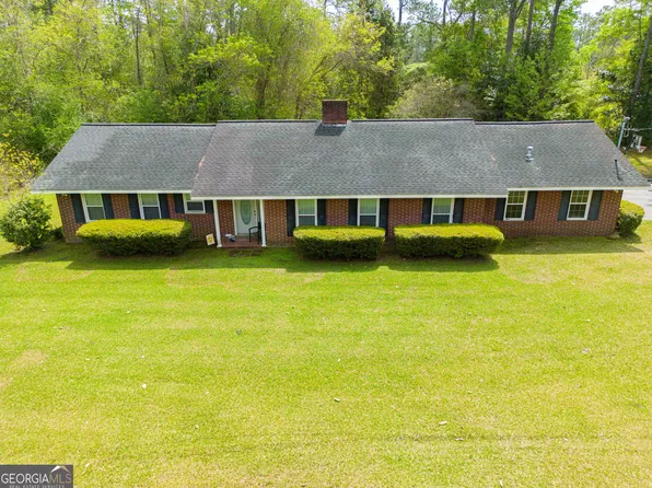 203 Weatherly Dr, Baxley, GA 31513