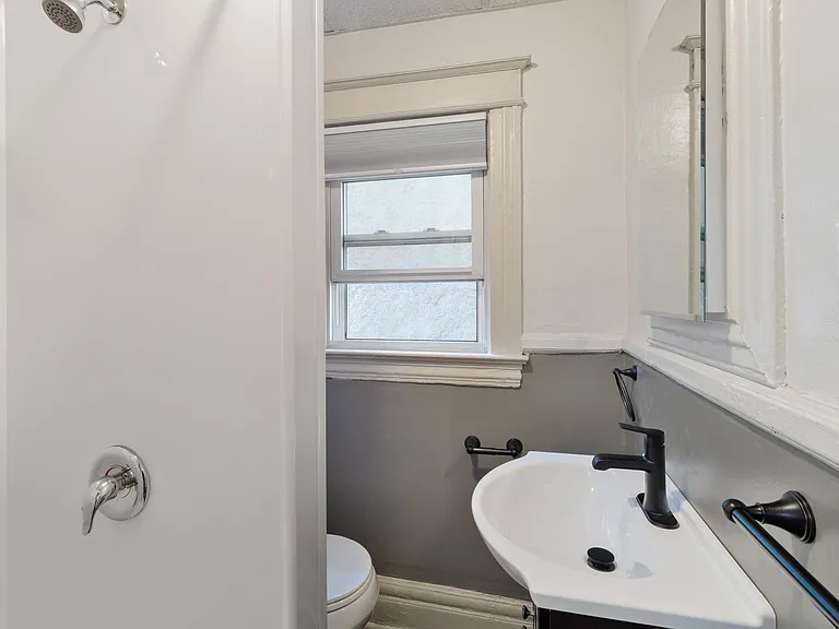 32 Sanford St #32A — Photo 15