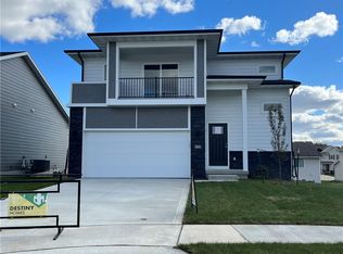 610 SE Mesa Dr, Waukee, IA 50263