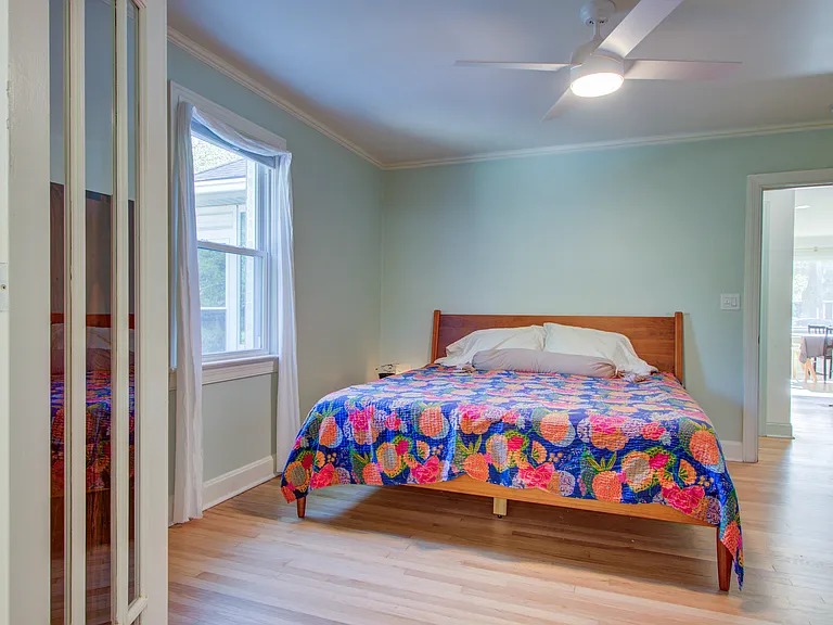 4881 Victoria Ave — Photo 14