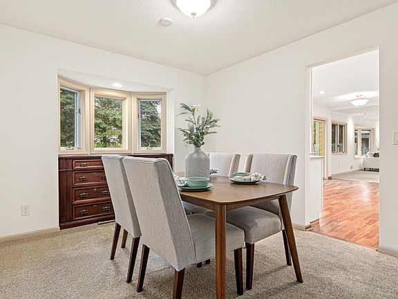 5th image of 529 Woodhill Dr