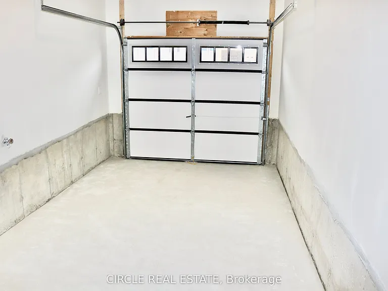 59 Phoenix Blvd — Photo 20