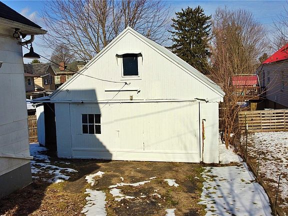 3rd image of 1011 Beatty Ave