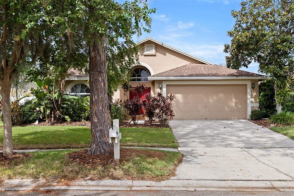 3 bed, 2.0 bath, 1839 sqft, $2,450 — Photo 1
