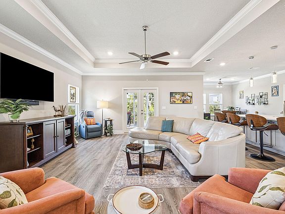 2nd image of 615 Golf Club Dr