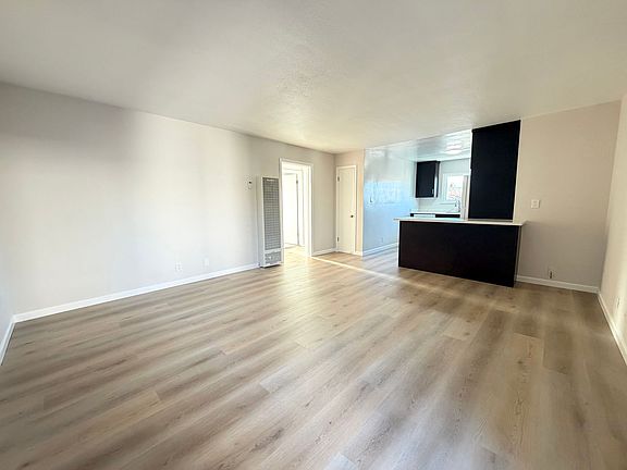 2nd image of 1450 Laurel St #5