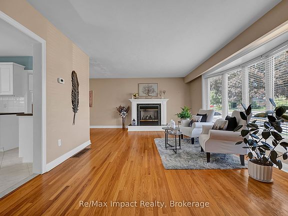 4th image of 702 Westdale Ct