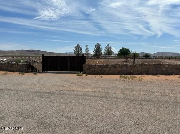 5482 Buffalo Creek Dr, El Paso, TX 79938