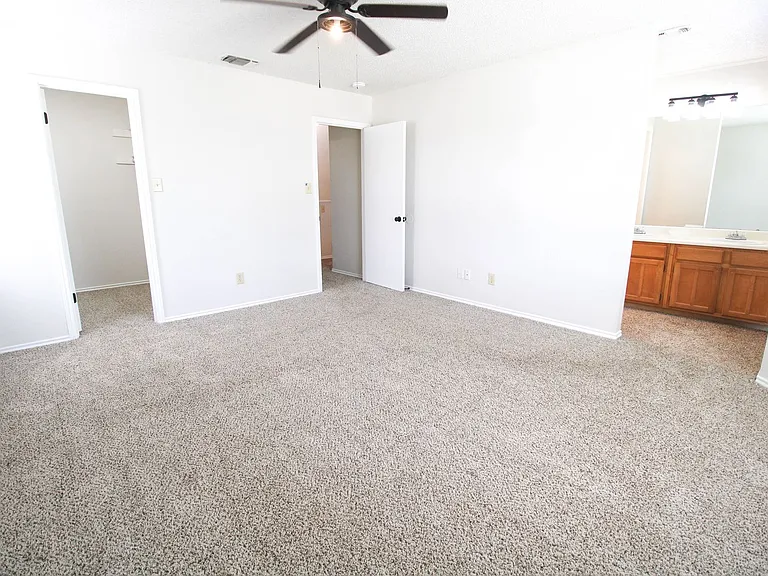 933 Schertz Pkwy — Photo 21