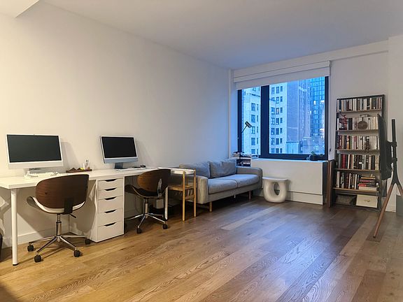4th image of 445 W 35th St APT 6C