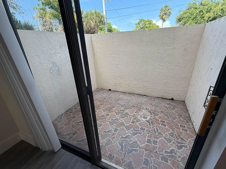 223 SE 11th Ave #223 — Photo 7