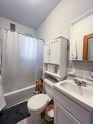 1st image of 42 Bank St APT 52