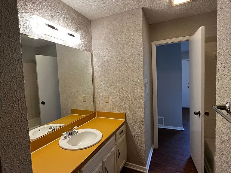 623 Overlook Ct — Photo 12