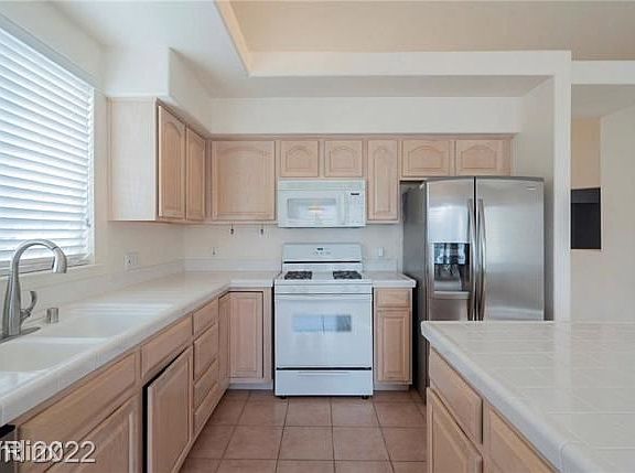 2nd image of 8037 Divernon Ave