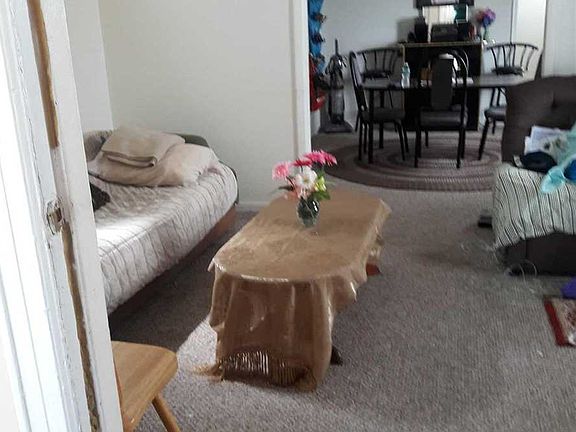 3rd image of 10608 142nd St