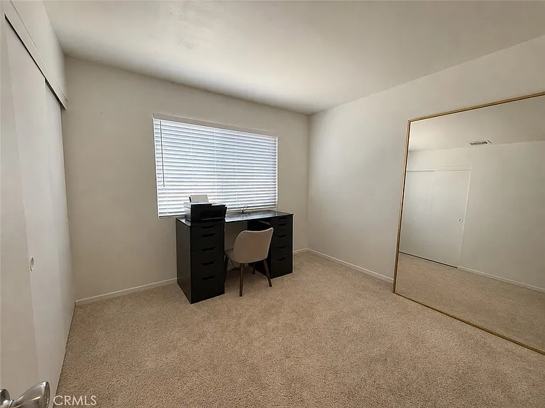 2703 S Fern Ave — Photo 15