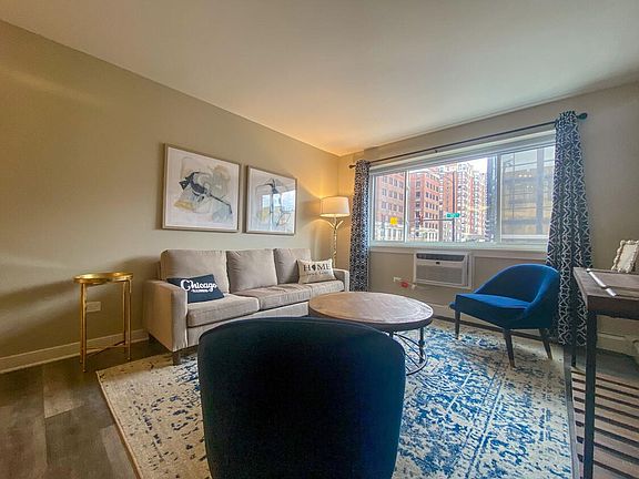 2nd image of 955 W Foster Ave #404