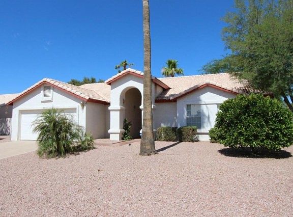 3rd image of 2097 N Pebble Beach Dr