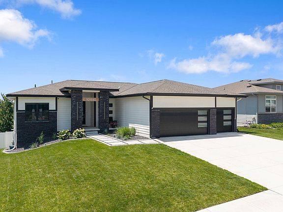 3rd image of 10642 S 188th Ave