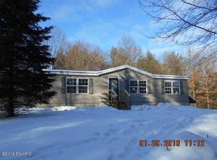 8363 S Beech Ave, Howard City, MI