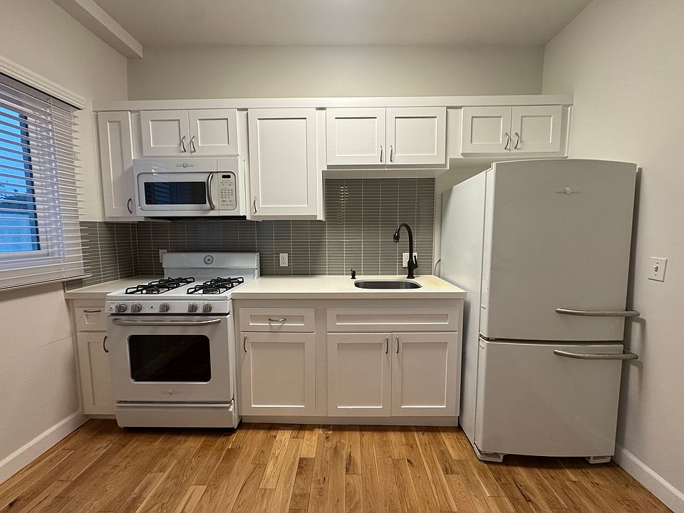 2nd image of 1417 Marcelina Ave #5