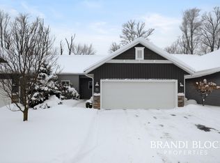 8019 Amber Crest Dr SW, Byron Center, MI 49315