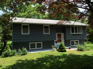 998 Clintonville Rd, Wallingford, CT 06492