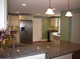 79 Old Colchester Rd, Quaker Hill, CT 06375