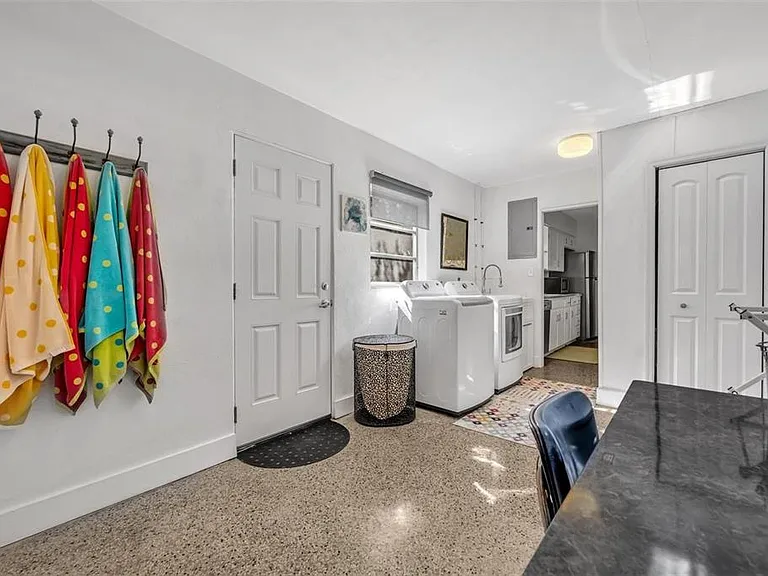 1850 Whitehall Dr — Photo 24