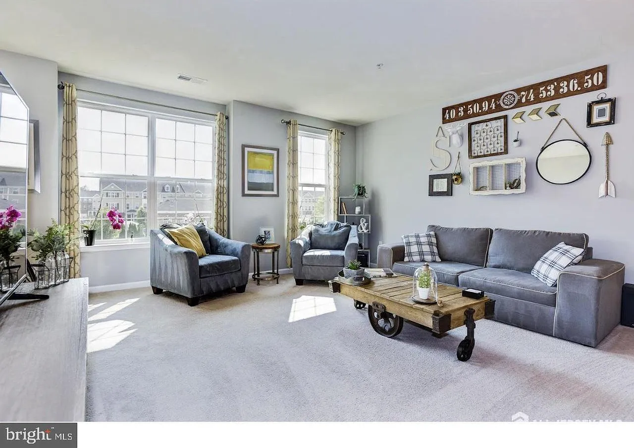 3 bed, 2.5 bath, 1944 sqft, $2,999 — Photo 4