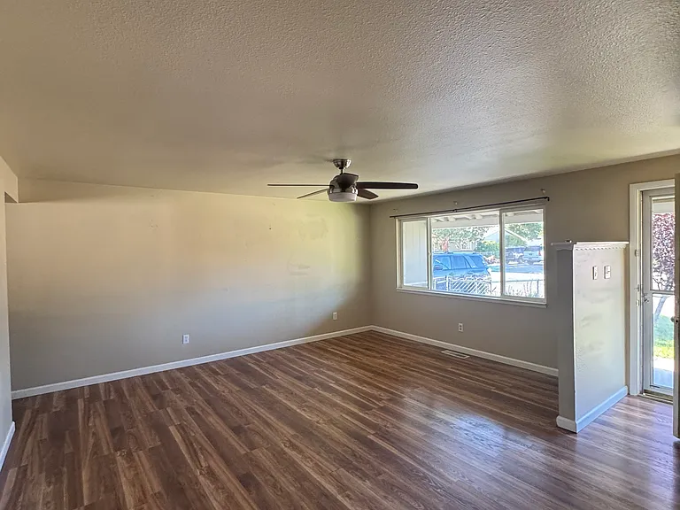 809 Sonoma St — Photo 10