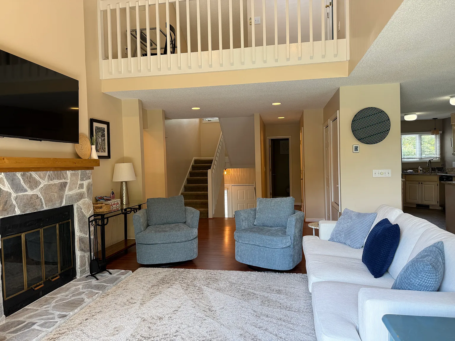 3 bed, 1799 sqft, $2,250 — Photo 3