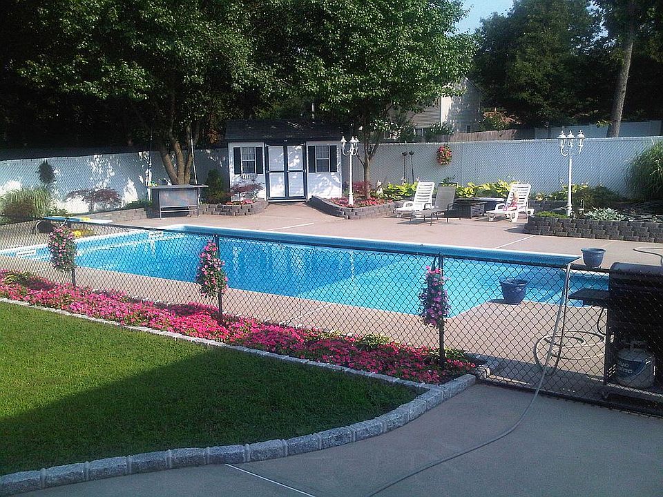 1st image of 33 Pagnotta Dr