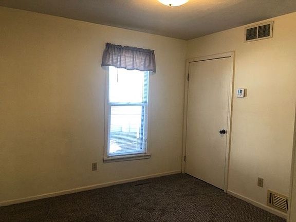 4th image of 918 S Jefferson Ave