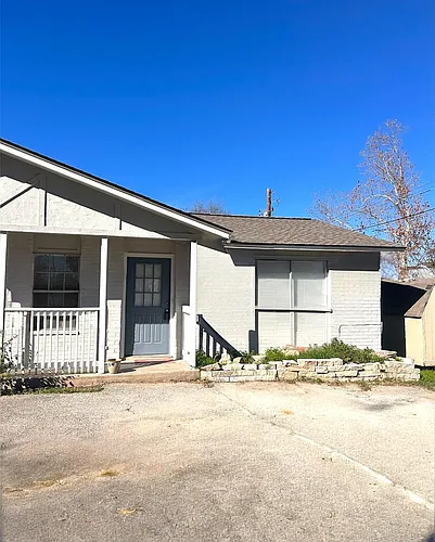 6910 Circle South Rd #B Photo 1